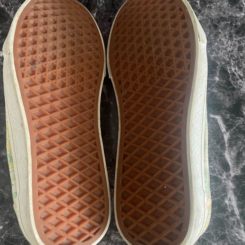 Vans - Picture 4 of 7